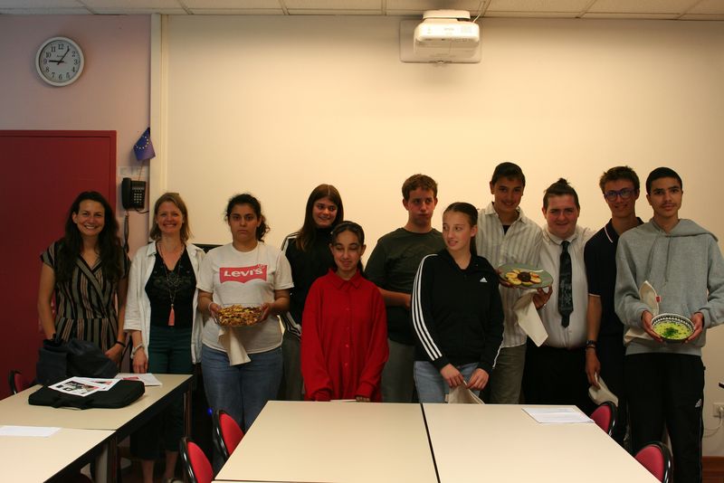 Une photo de groupe des élèves de la classe OVE au lycée La Cardinière.